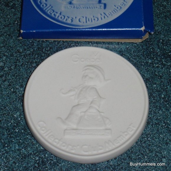 1976 Hummel Goebel Collectors Club Member Plate 4” MERRY WANDERER White W Box! - Picture 1 of 3
